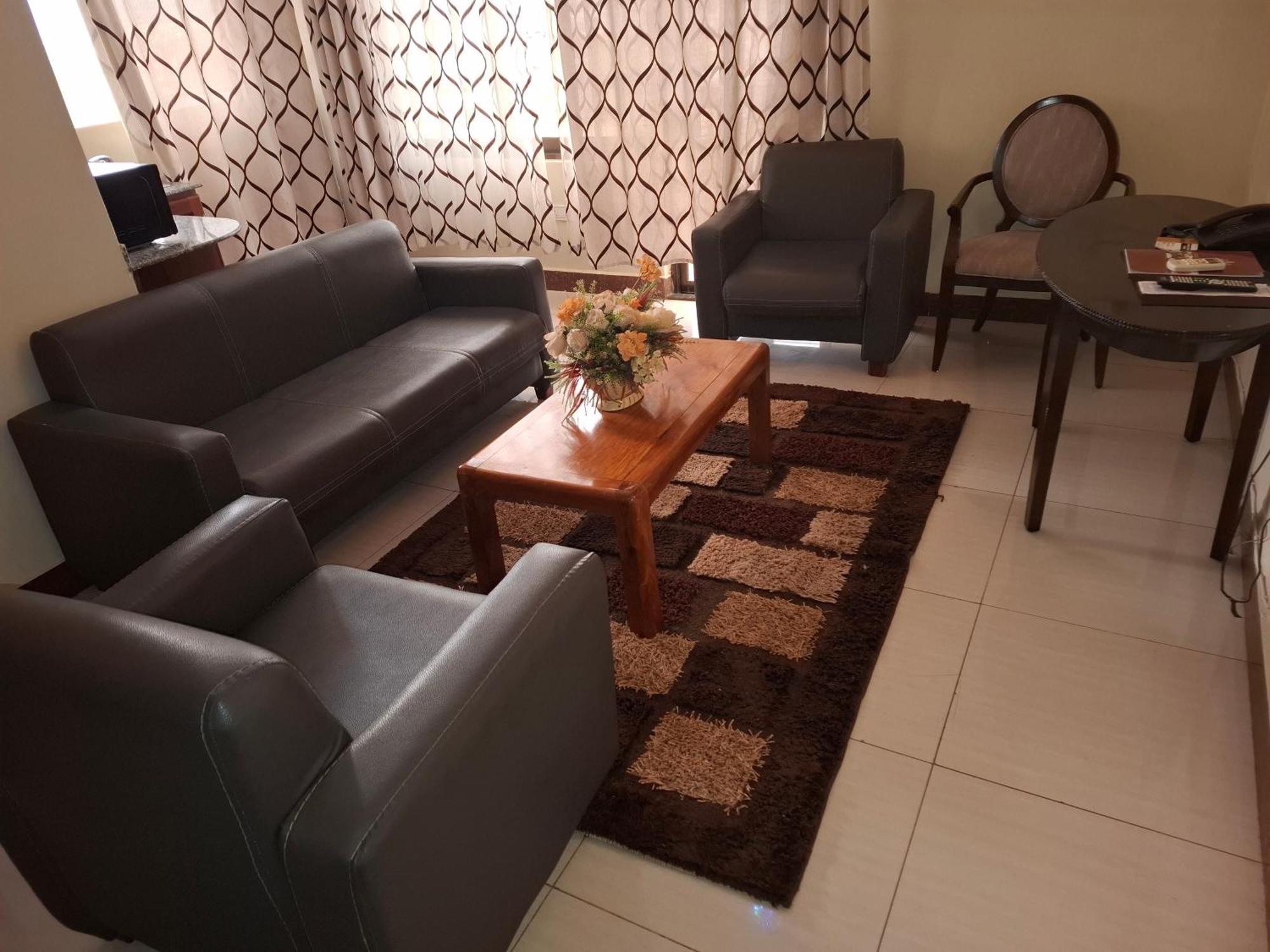 Flomi Hotel Morogoro Buitenkant foto