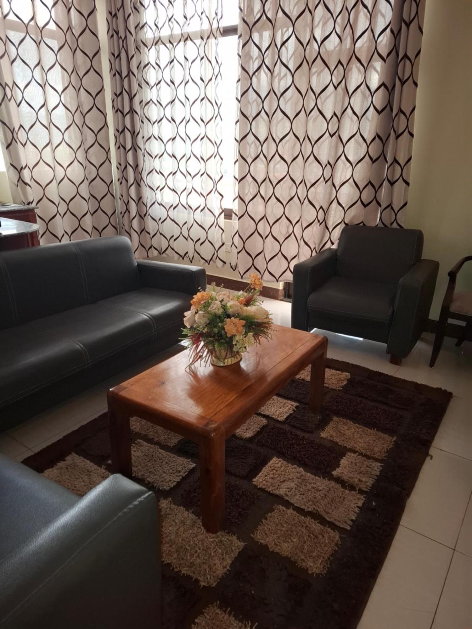Flomi Hotel Morogoro Buitenkant foto
