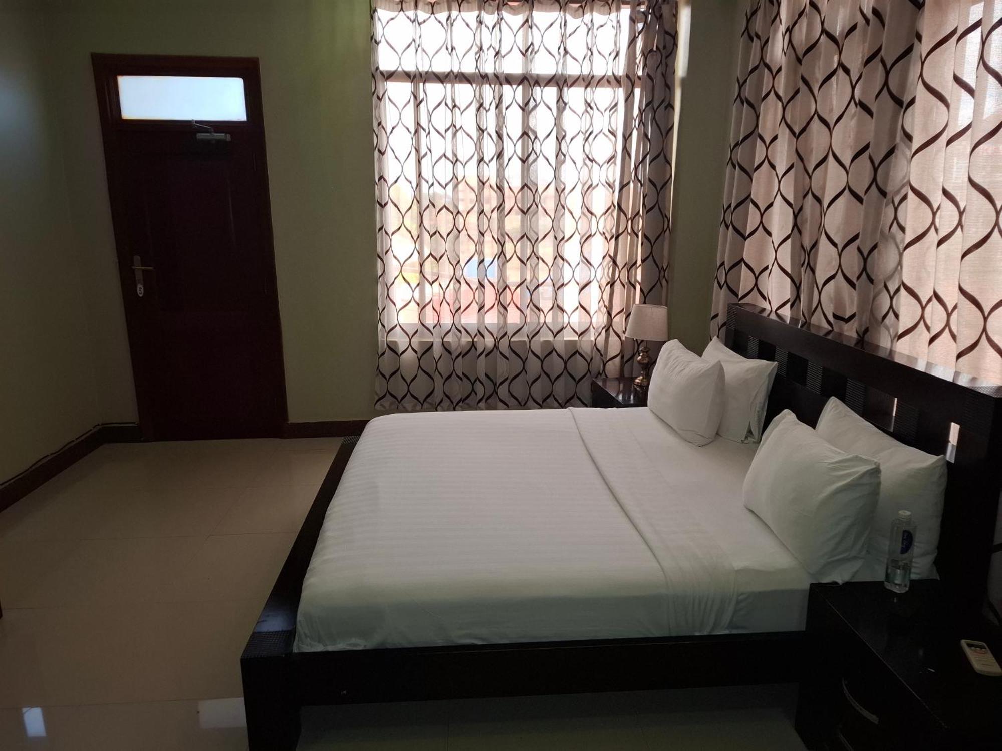 Flomi Hotel Morogoro Buitenkant foto