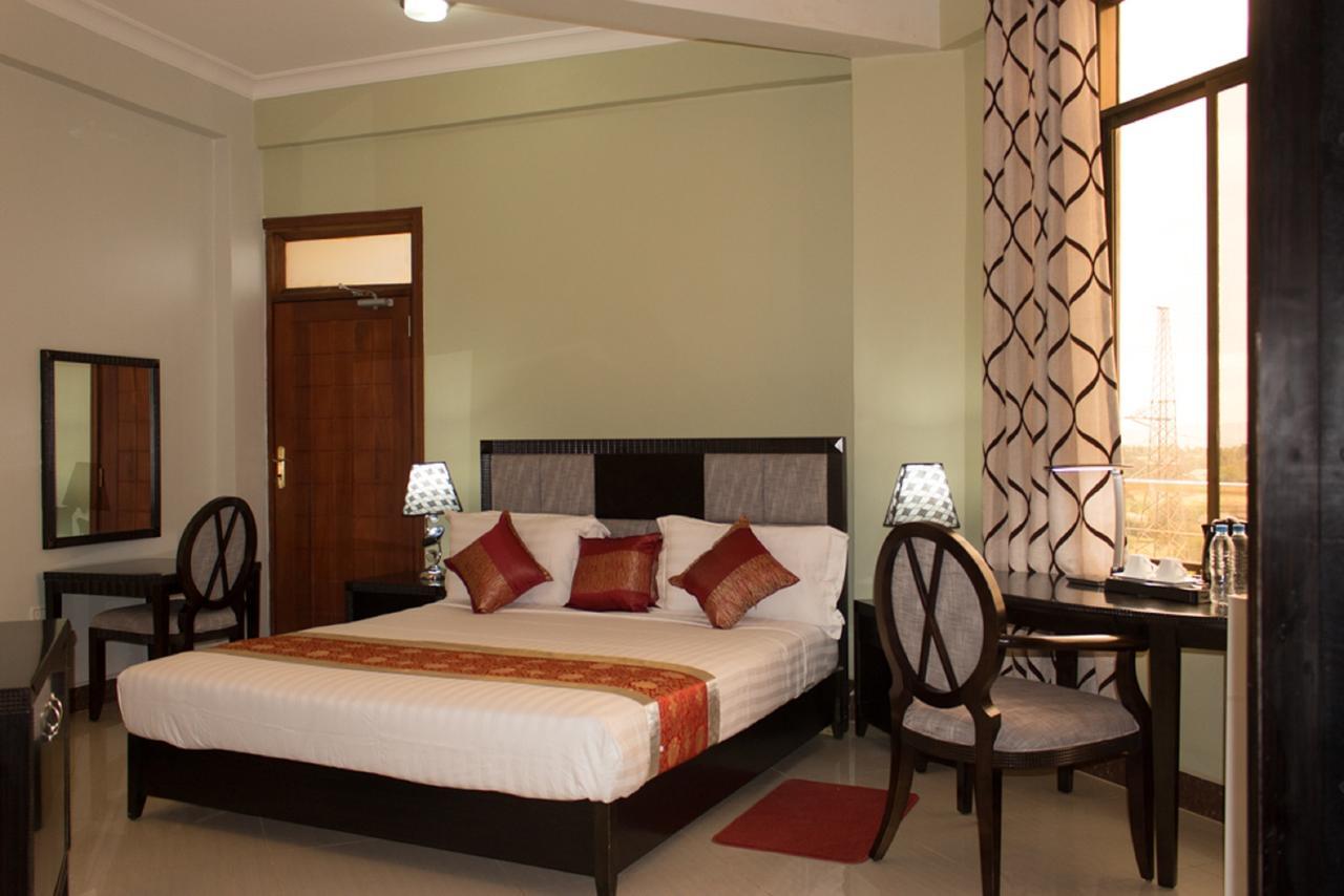 Flomi Hotel Morogoro Buitenkant foto