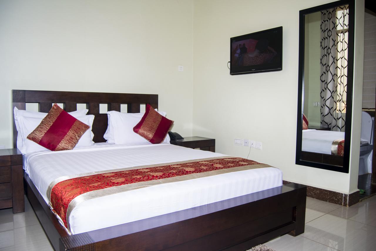 Flomi Hotel Morogoro Buitenkant foto